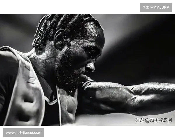 克劳福德第六回合重拳命中确立优势 赛局转折点揭示胜负悬念